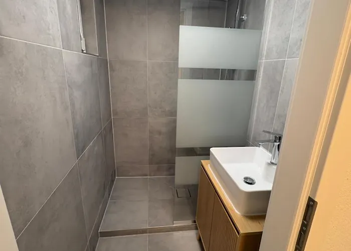 Monteurzimmer Bis Zu 5 Betten Apartamento Brackenheim